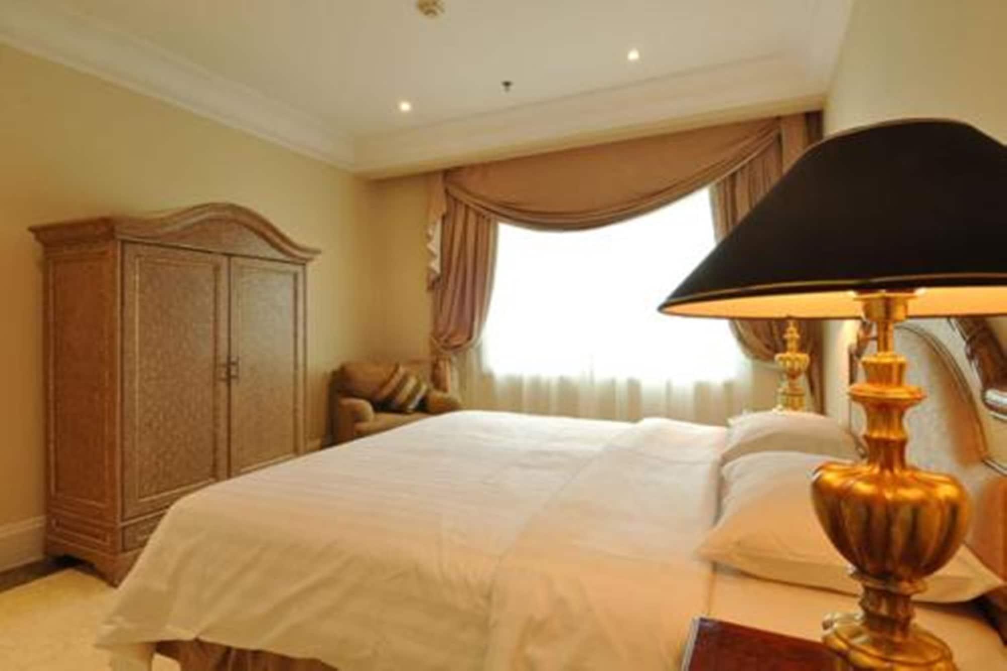 Batavia Hotel & Serviced Apartments Jakarta Exterior photo