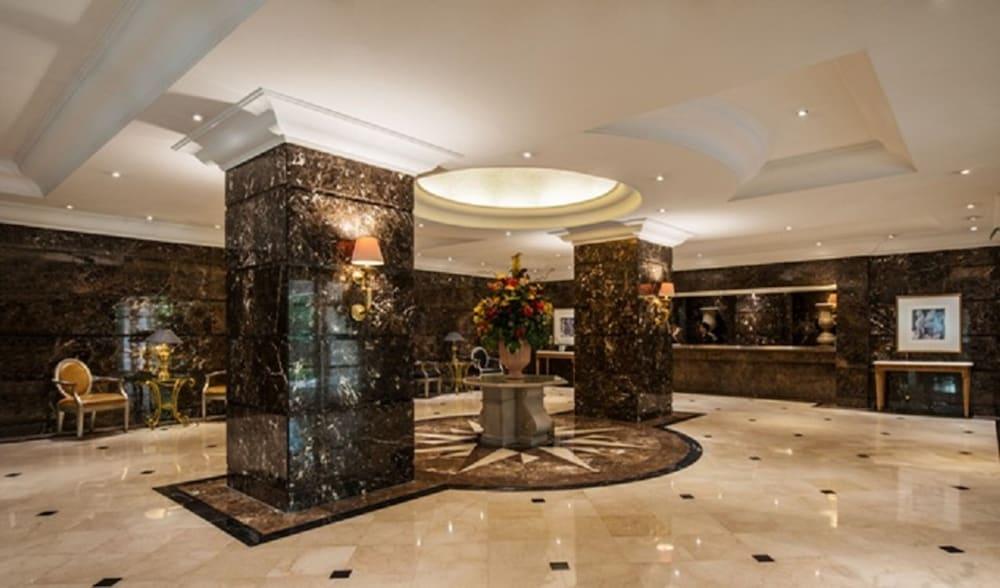 Batavia Hotel & Serviced Apartments Jakarta Exterior photo