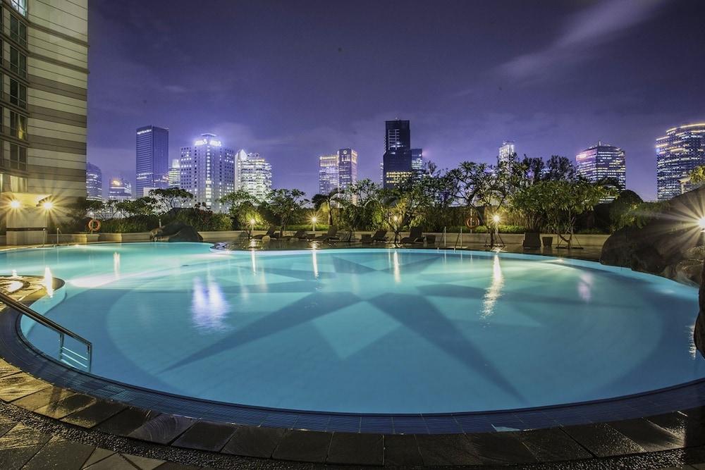 Batavia Hotel & Serviced Apartments Jakarta Exterior photo