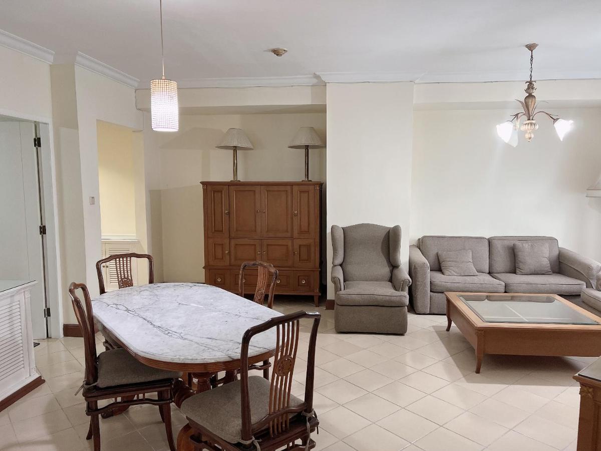 Batavia Hotel & Serviced Apartments Jakarta Exterior photo