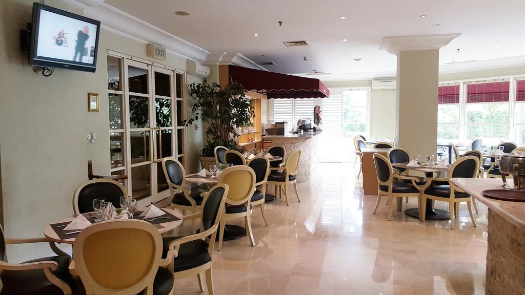 Batavia Hotel & Serviced Apartments Jakarta Exterior photo
