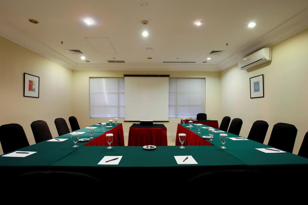 Batavia Hotel & Serviced Apartments Jakarta Exterior photo