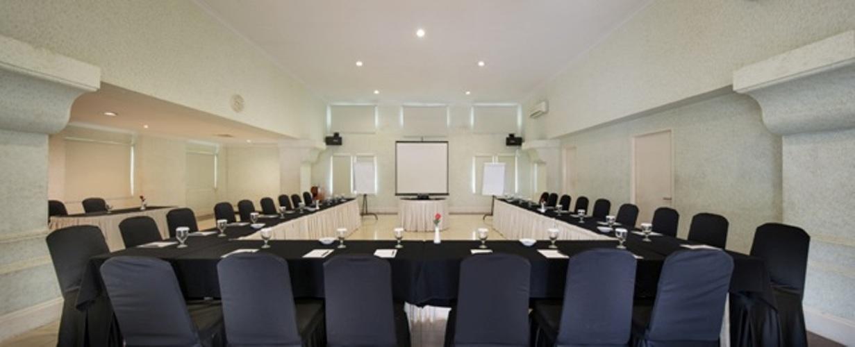 Batavia Hotel & Serviced Apartments Jakarta Exterior photo